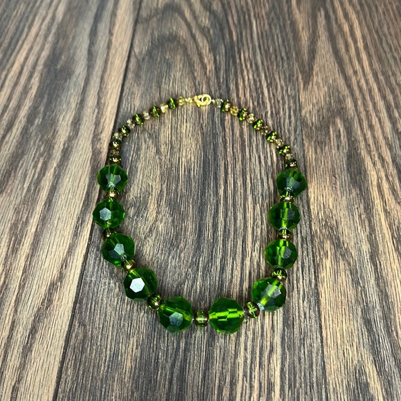 Green Beaded Necklace - Picture 1 of 4